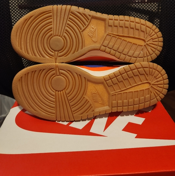 Nike Dunk Low se (GS) size 5y - Picture 5 of 6